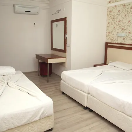 Yeni Astral فندق