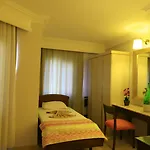 Hotel Yeni Astral *
